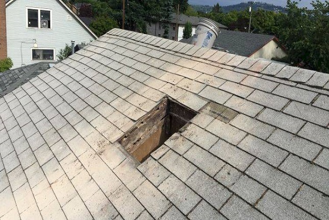 Vállaljuk régi tetők elbontását